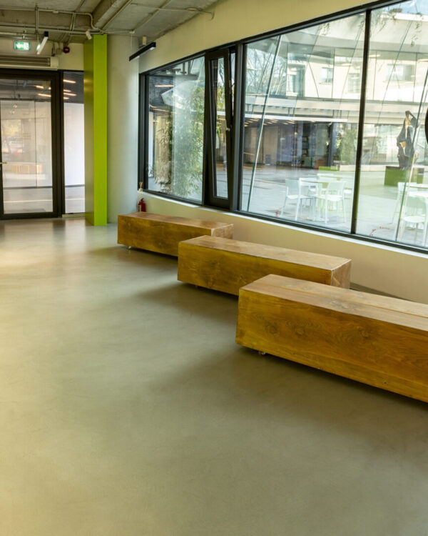 4-Pardoseala-microciment-in-stil-industrial-French-Revolution-Victoriei-Bucuresti-scaled-1920x1080