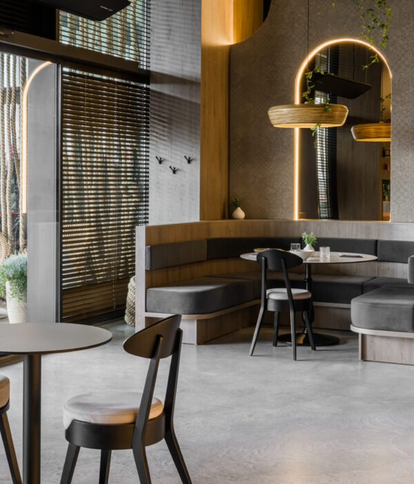 Pardoseală continuă beton arhitectural pentru cafenea restaurant cu design modern