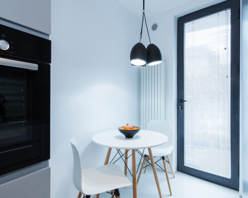 https://concreteart.ro/proiect/pardoseala-poliuretanica-in-dormitor/