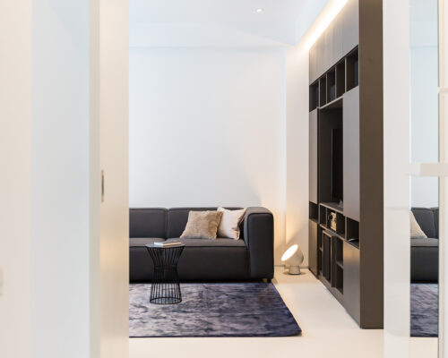 https://concreteart.ro/proiect/pardoseala-poliuretanica-in-dormitor/
