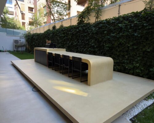 https://concreteart.ro/proiect/platforma-si-mobilier-de-exterior-cu-microciment-rasico/