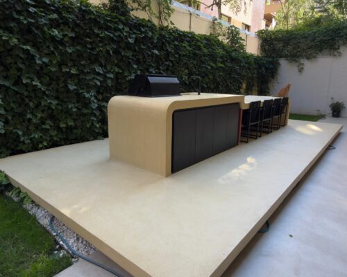 https://concreteart.ro/proiect/platforma-si-mobilier-de-exterior-cu-microciment-rasico/