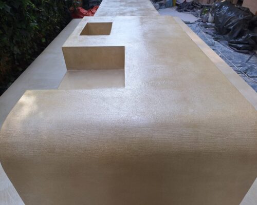 https://concreteart.ro/proiect/platforma-si-mobilier-de-exterior-cu-microciment-rasico/
